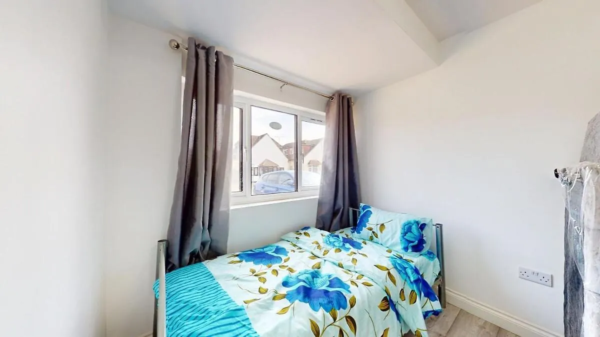 Onsitestays - Spacious 3Br Home Parking Ντάγκεναμ 0*,  Ηνωμένο Βασίλειο